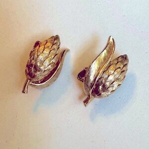 Vintage Trifari Gold tone Leaf Clip-On Earrings